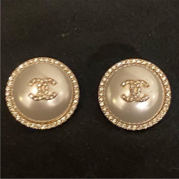 Chanel charm (2) - Picture 13 of 14